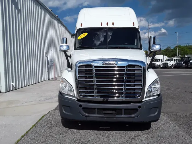 2019 FREIGHTLINER/MERCEDES CASCADIA 125