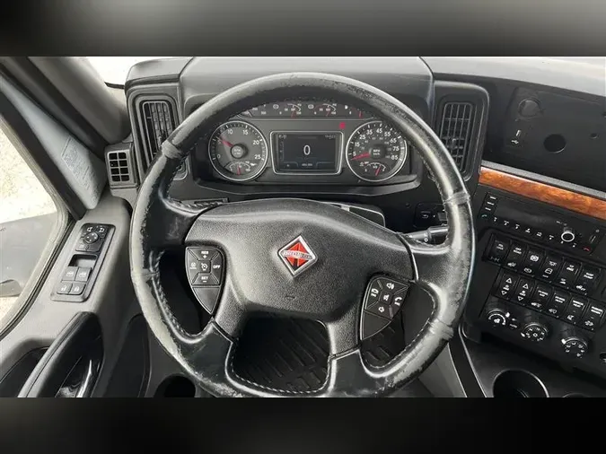 2021 INTERNATIONAL LT