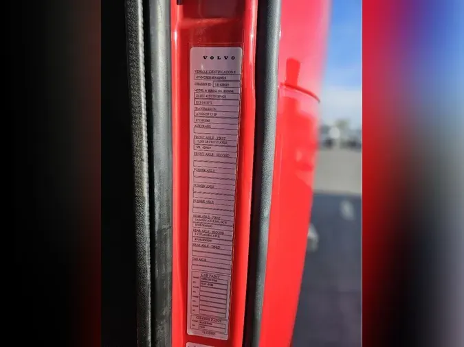 2024 VOLVO VNL64T860