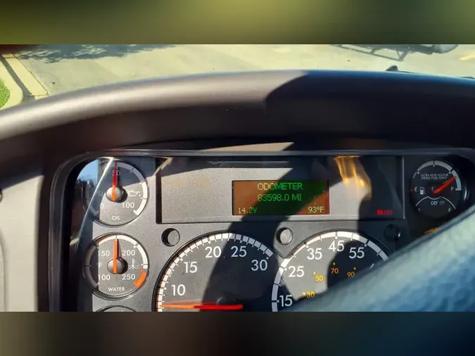 2018 FREIGHTLINER/MERCEDES M2 106