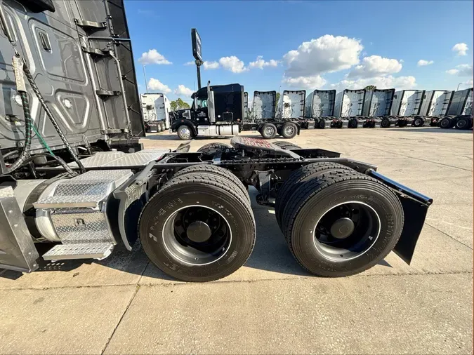 2024 Freightliner Cascadia 126