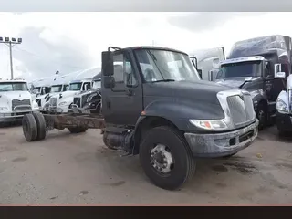 2004 INTERNATIONAL DURASTAR 4300