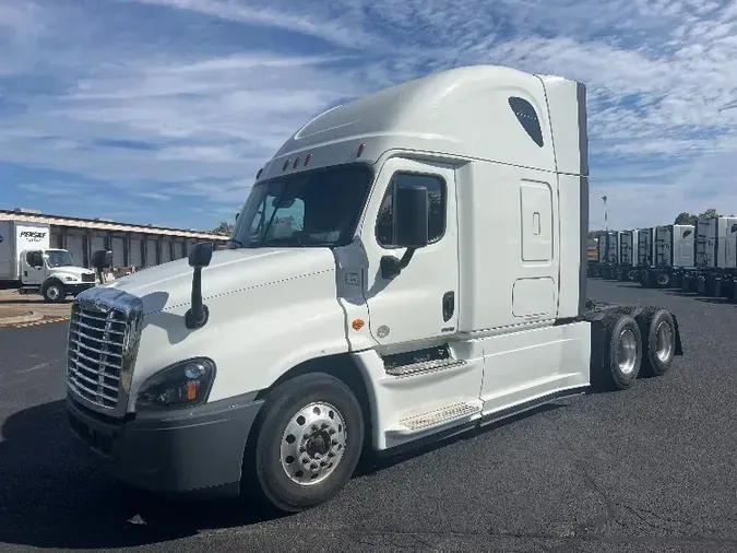 2018 Freightliner X12564ST