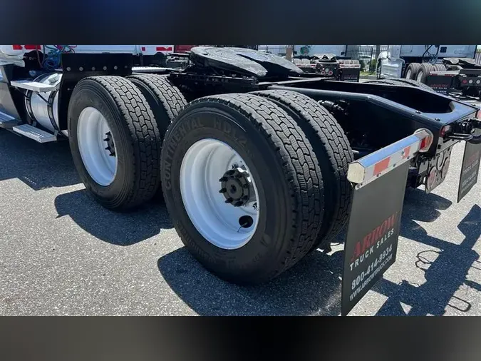 2019 FREIGHTLINER CA126
