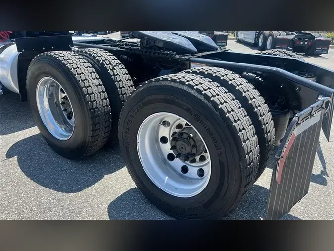 2020 FREIGHTLINER CA116