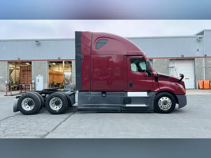 2022 Freightliner Cascadia 126