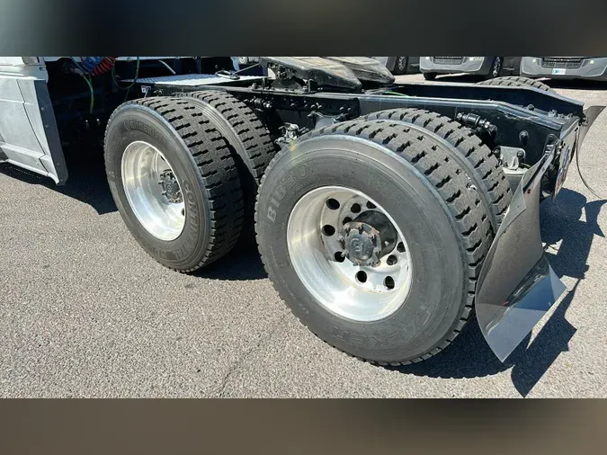 2019 Freightliner Cascadia 126