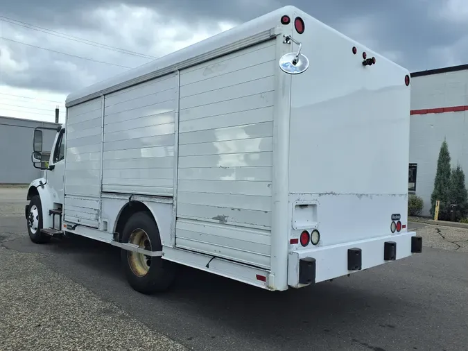 2016 FREIGHTLINER/MERCEDES M2 106