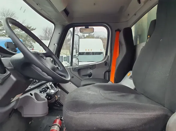 2017 FREIGHTLINER/MERCEDES M2 106