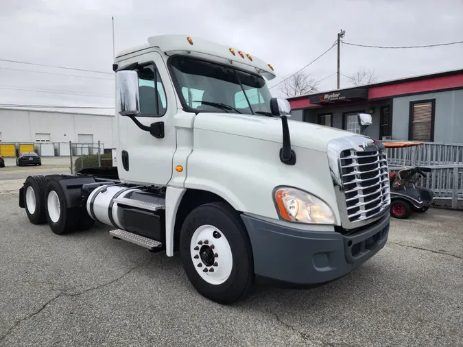 2017 FREIGHTLINER/MERCEDES CASCADIA 125