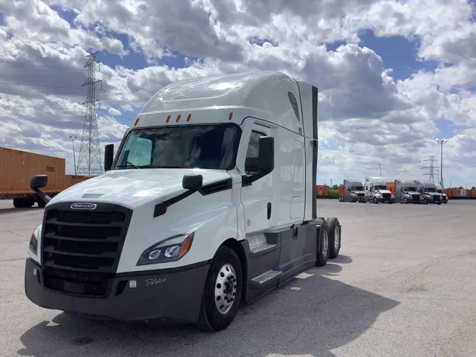 2022 Freightliner Cascadia 126
