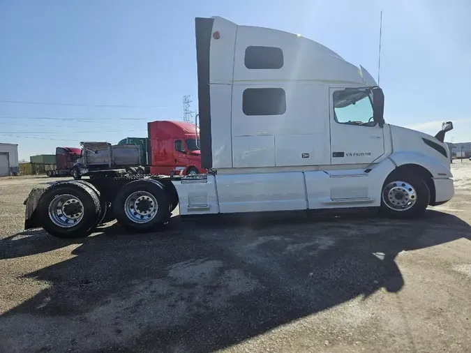 2023 VOLVO VNL64T860