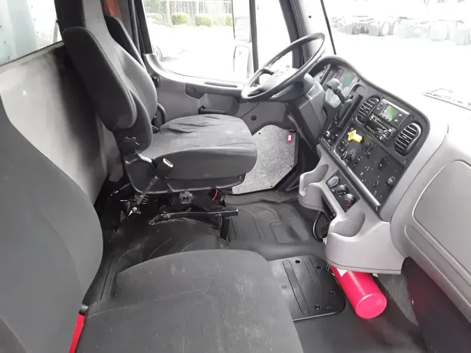2018 FREIGHTLINER M2 106