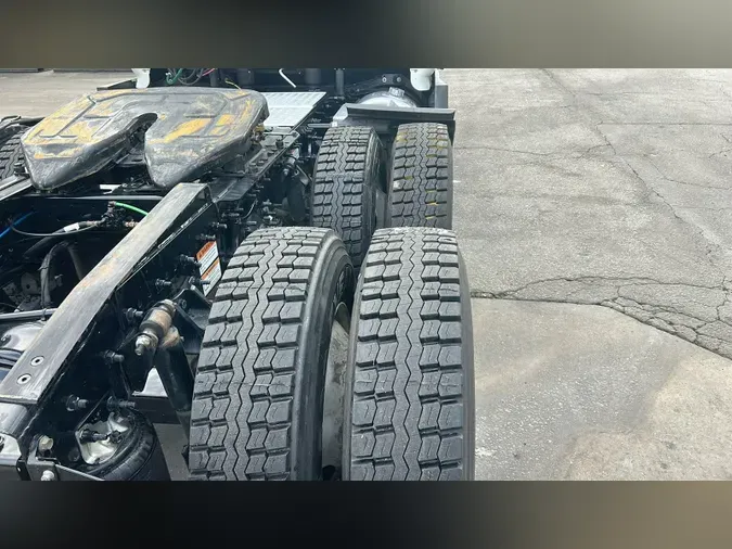 2021 Freightliner Cascadia 126