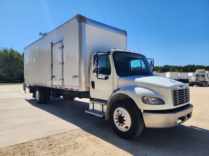 2018 FREIGHTLINER M2 106