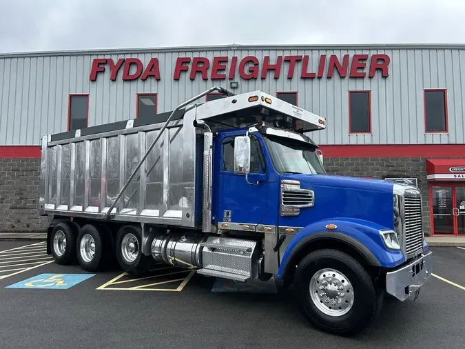 2020 Freightliner 122SD