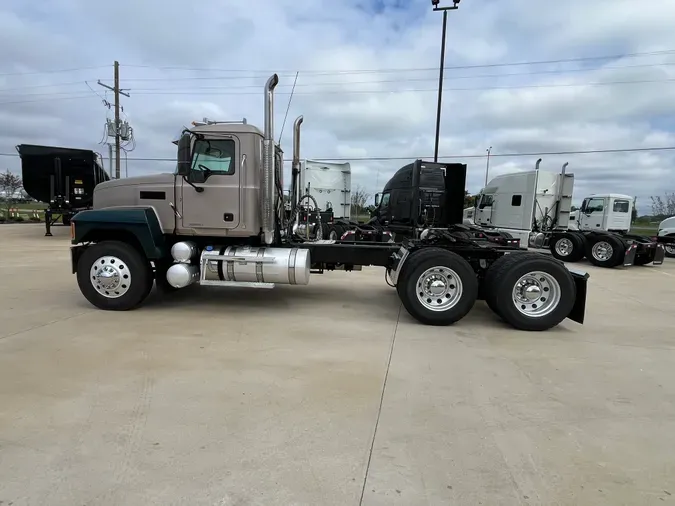 2020 MACK PI64T