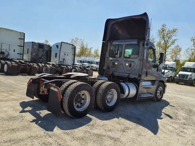 2018 FREIGHTLINER/MERCEDES CASCADIA 125