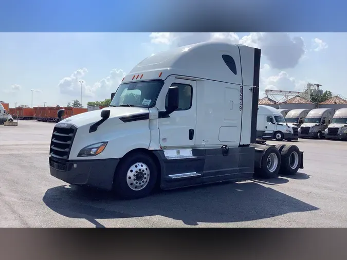 2022 Freightliner Cascadia 126