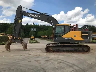 2017 Volvo EC220EL