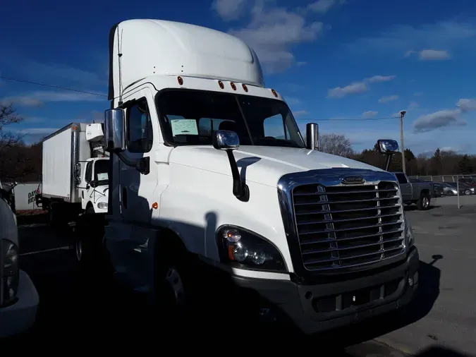 2019 FREIGHTLINER/MERCEDES CASCADIA 125