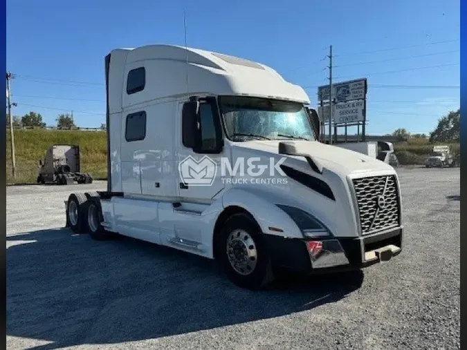 2020 VOLVO VNL64T860