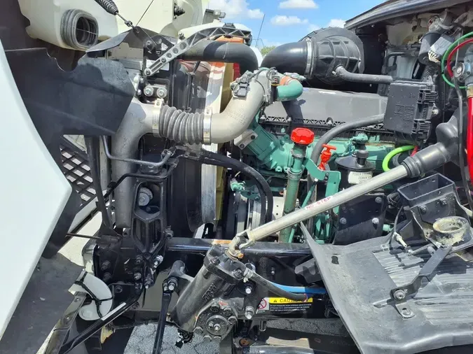 2020 VOLVO VHD64BT300c036f3f3ea3a47b3abe54f15521fcc10