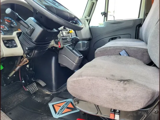 2019 NAVISTAR INTERNATIONAL 4300