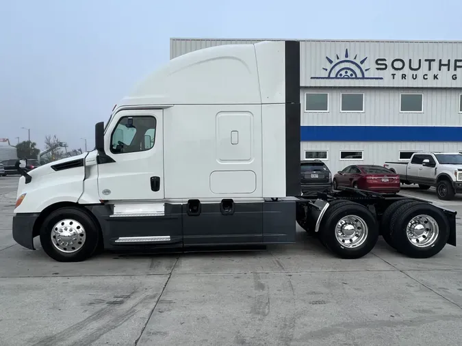 2020 Freightliner Cascadia 126