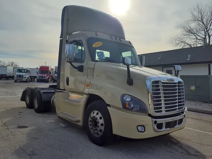 2019 FREIGHTLINER/MERCEDES CASCADIA 125
