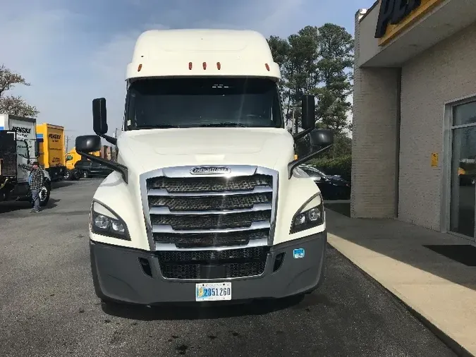 2018 Freightliner T12664ST