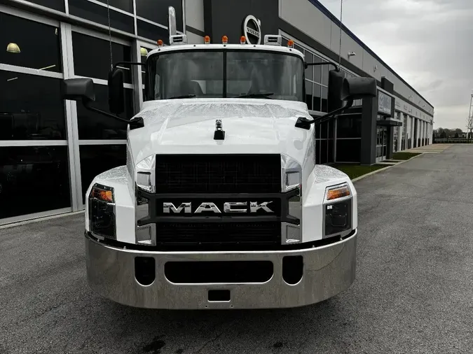2020 MACK AN64T