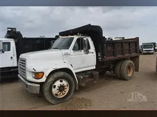 1998 FORD F800