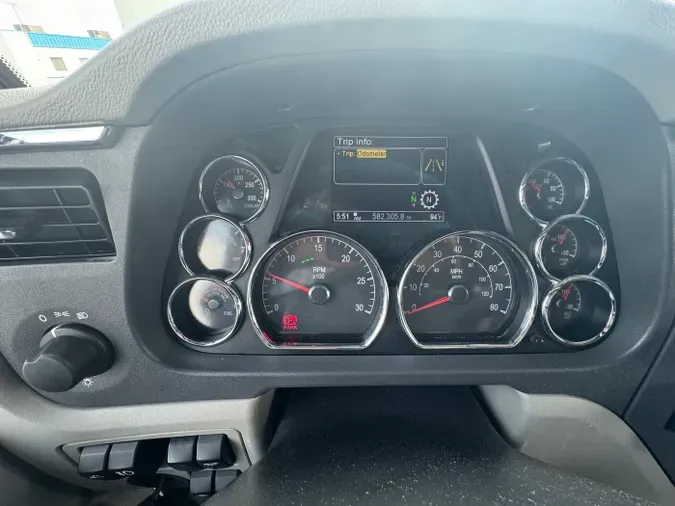 2022 Peterbilt 579