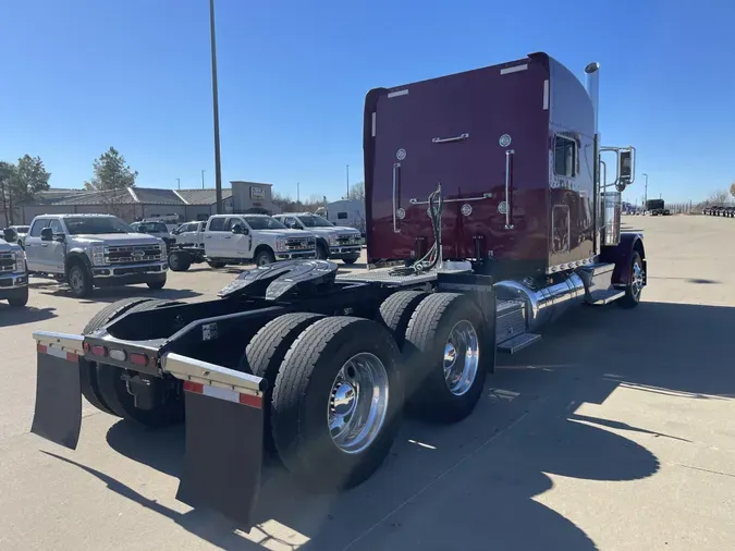 2024 Peterbilt 389