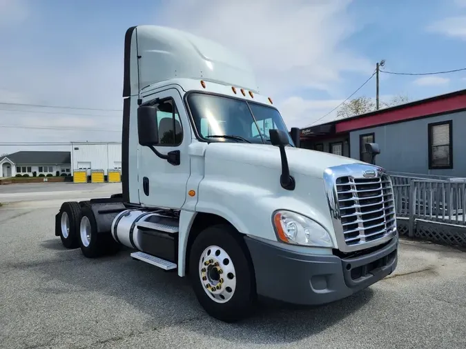 2018 FREIGHTLINER/MERCEDES CASCADIA 125