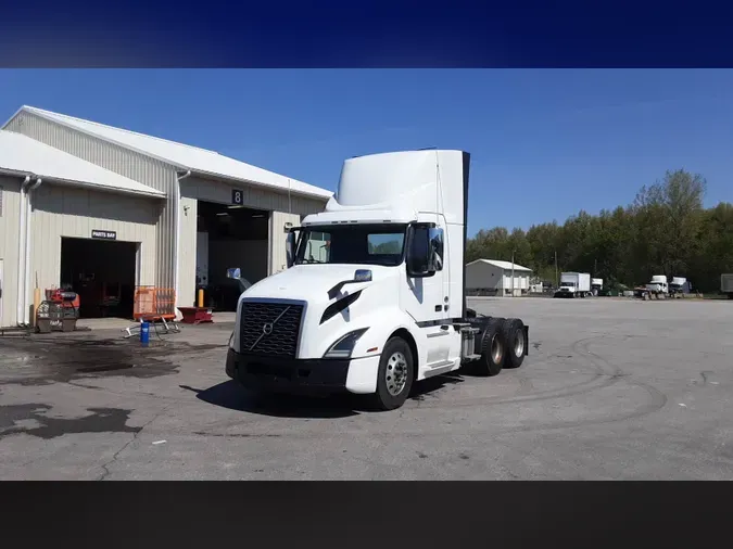 2020 Volvo VNL300
