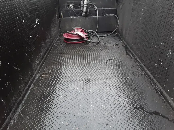 2017 FREIGHTLINER/MERCEDES M2 106