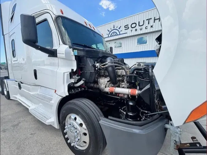 2019 Freightliner Cascadia 126