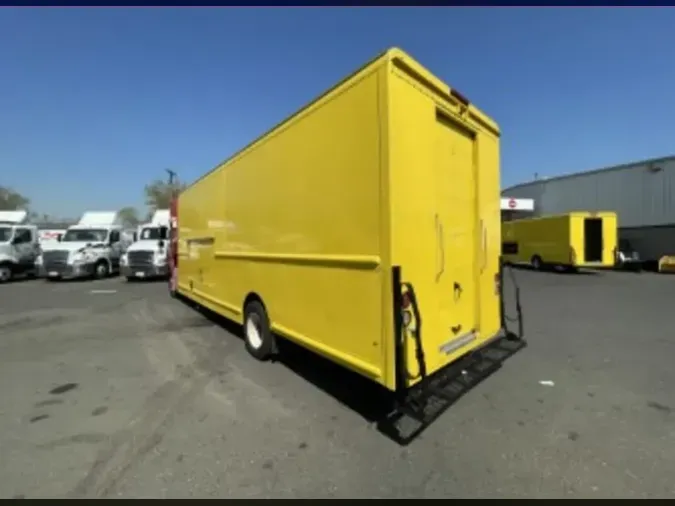 2017 FRTLR CUSTOM CHASSIS CORP MT-55 WALK-IN