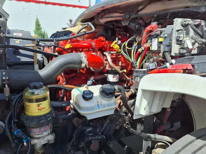 2018 FREIGHTLINER M2 106