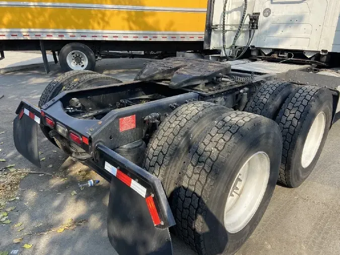 2019 VOLVO VNL64T760