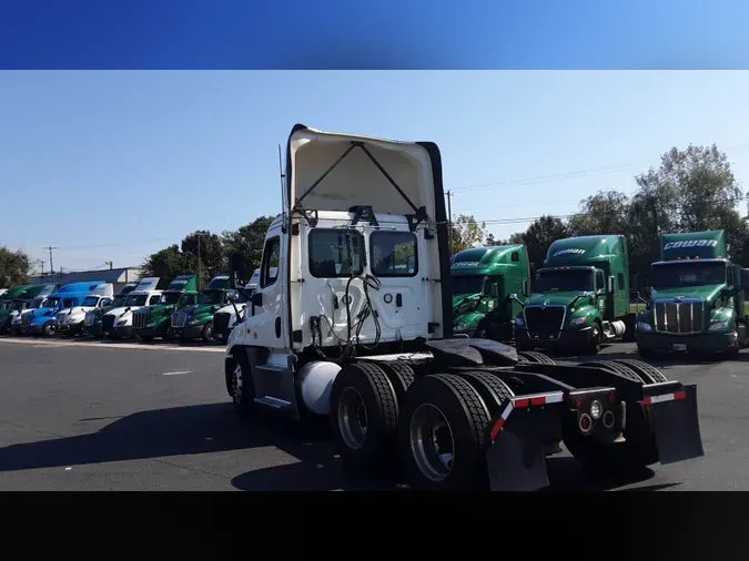 2019 Freightliner Cascadia 125c054c5e049e263dfae033a120a50f149