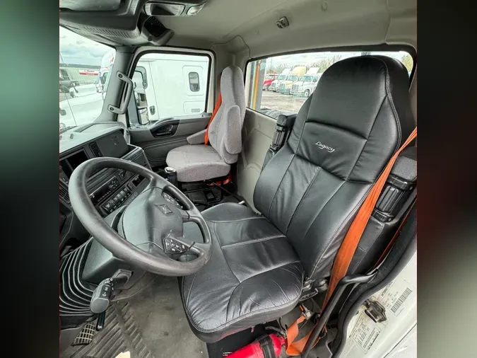 2019 NAVISTAR INTERNATIONAL LT625 DAYCAB T/A