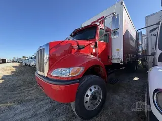 2017 PETERBILT 348