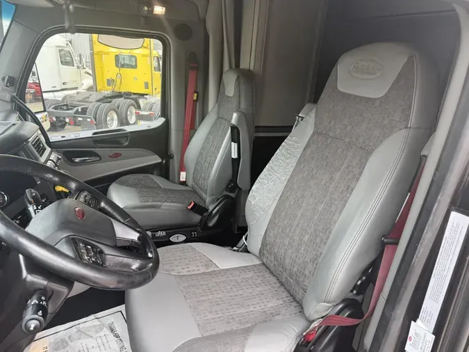 2022 Peterbilt 579