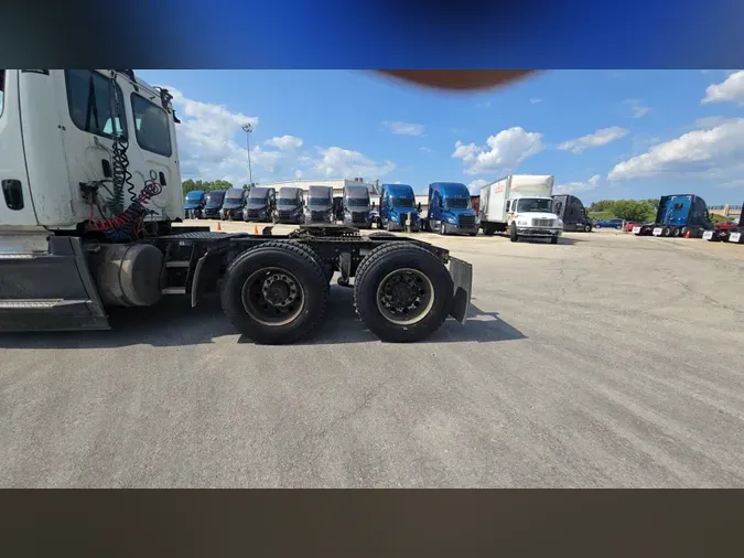 2019 Freightliner Cascadia 126c05d664849a8b968b769385b98918af3