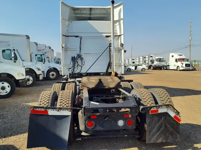 2019 VOLVO VNR64T-640