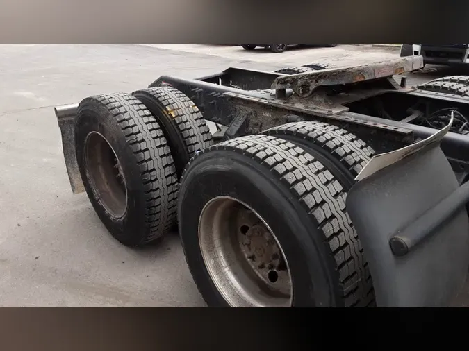 2018 Volvo VNL300