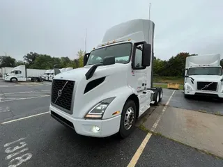 2019 VOLVO VNR64T300